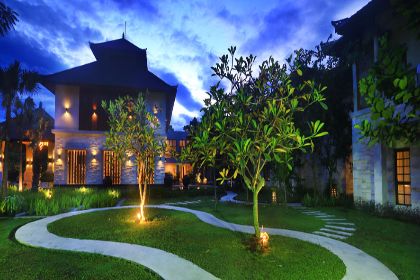 Grand Whiz Hotel Nusa Dua